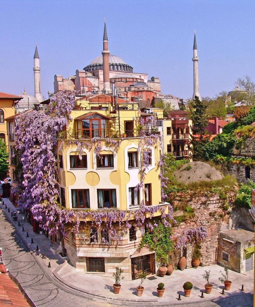 Empress Zoe Istambul